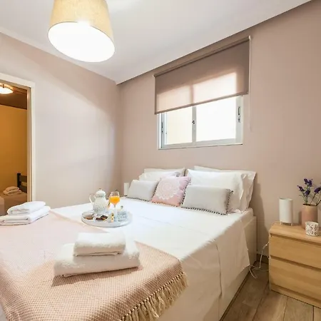 Renovated 4 Bdrm House W/garden Near The Sea * Vári