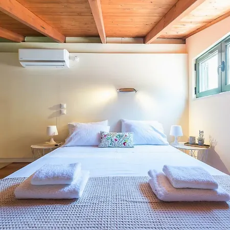 Renovated 4 Bdrm House W/garden Near The Sea